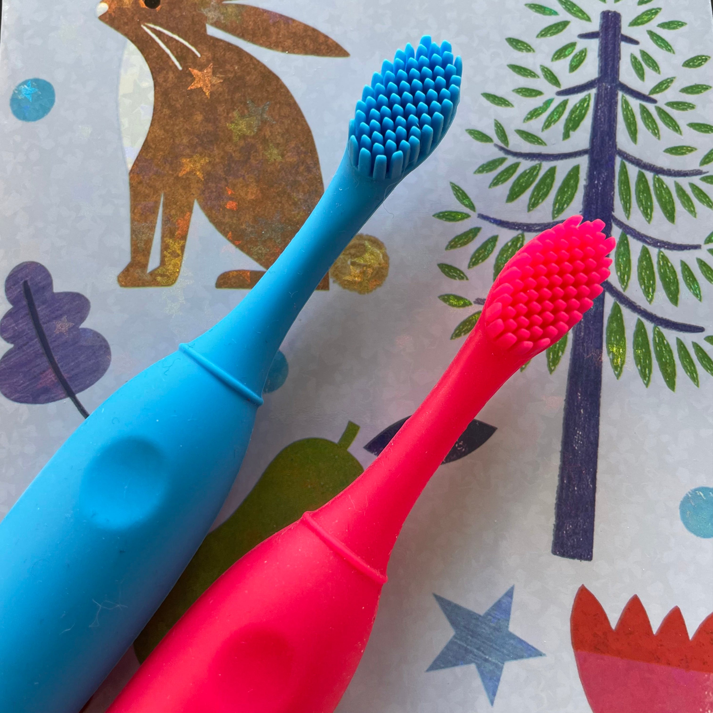 SimplyBrush Kids - Gentle Silicone Brush Perfect For Little Mouths